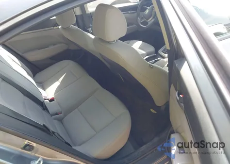 2018 Hyundai Elantra Sel z USA, uszkodzony, nr VIN 5NPD84LF5JH297420